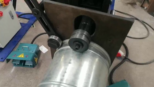 轆線機(jī)功能之一壓筋，母邊同步
